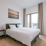 Near The 2 Bedrooms 2 Bathrooms & Terrace Apartamento