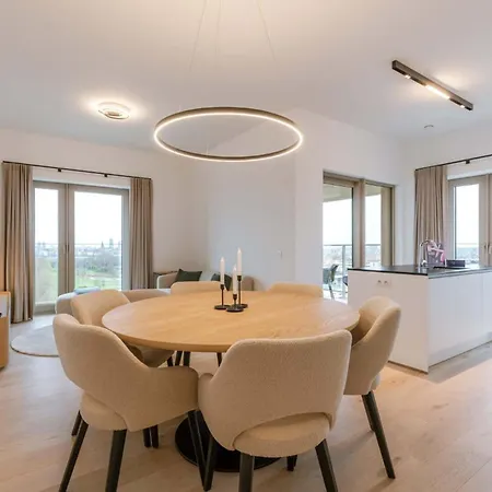 Near The 2 Bedrooms 2 Bathrooms & Terrace 아파트 오스텐드