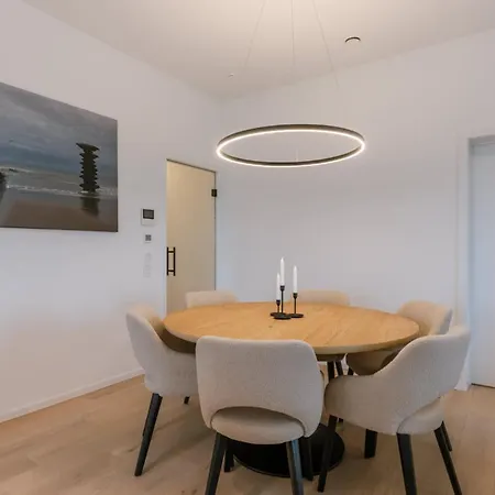 Near The 2 Bedrooms 2 Bathrooms & Terrace *