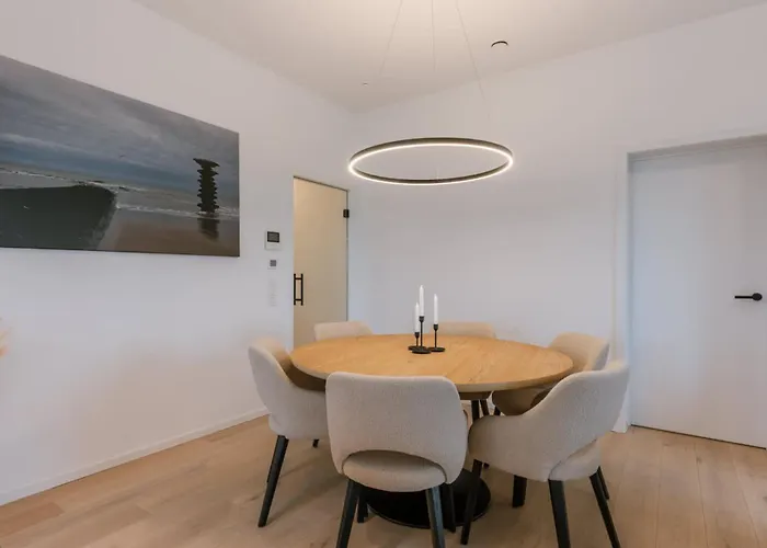 Near The 2 Bedrooms 2 Bathrooms & Terrace *