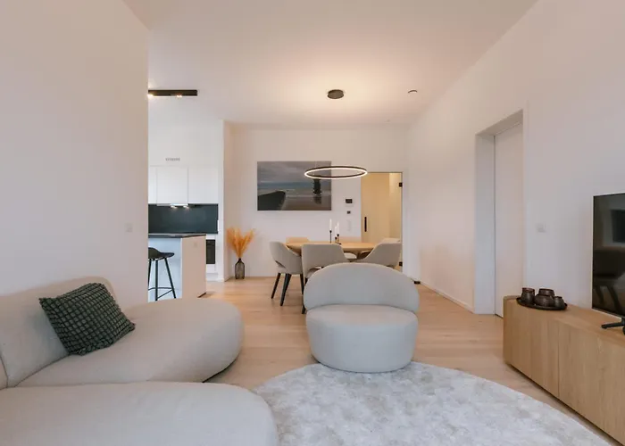 Near The 2 Bedrooms 2 Bathrooms & Terrace