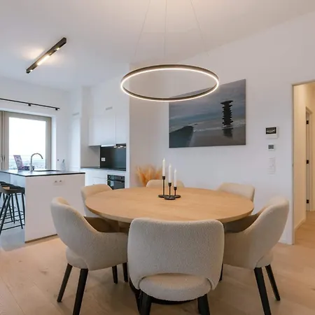 Near The 2 Bedrooms 2 Bathrooms & Terrace 아파트 *