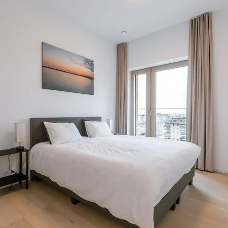 Near The 2 Bedrooms 2 Bathrooms & Terrace 아파트