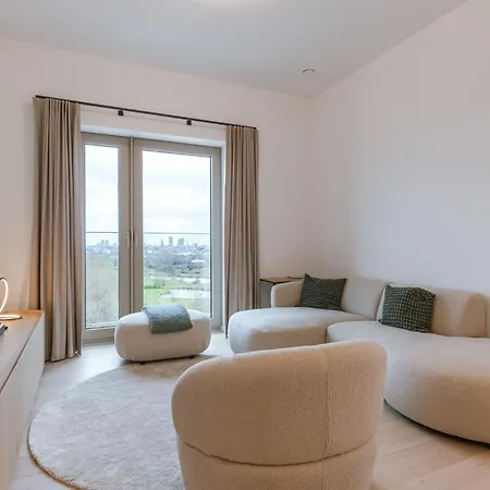 Near The 2 Bedrooms 2 Bathrooms & Terrace